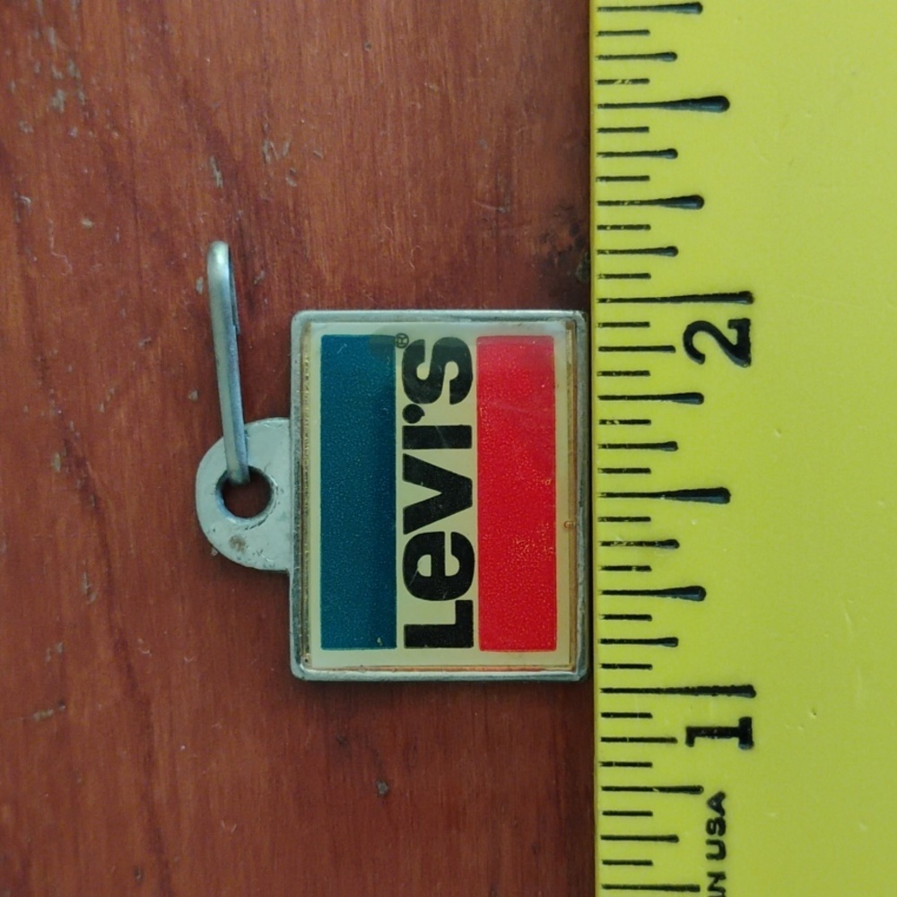👖 VTG Levi's Keychain  1980's Olympic COLLECTIBLE  Rare